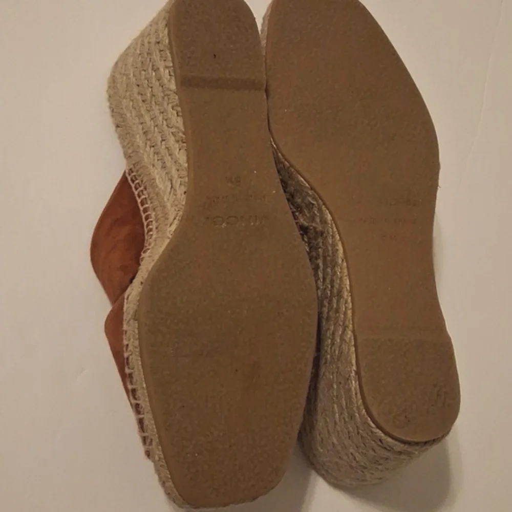 NWOT VINCE Gaelan  Suede Espadrille Wedge Sandals  Size 8